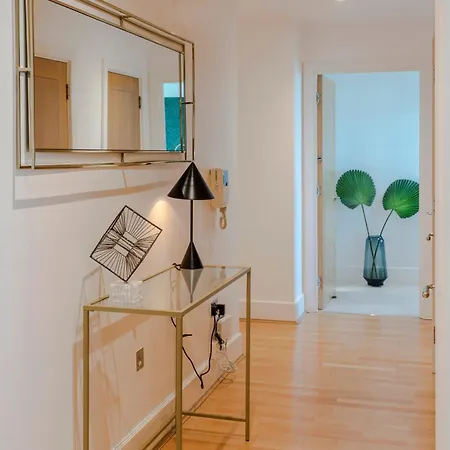 Best Thames View In Town! Large Luxxe Nomad Design Family Home Londres Habitación foto