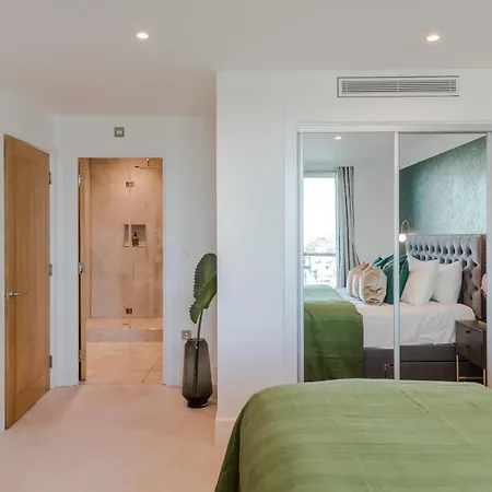 Best Thames View In Town! Large Luxxe Nomad Design Family Home Londres Habitación foto