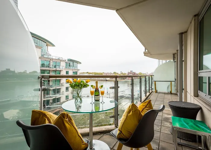 Best Thames View In Town! Large Luxxe Nomad Design Family Home