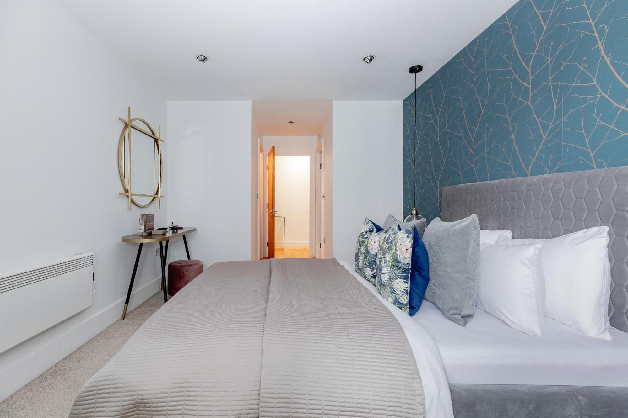 Thames View In Town! Large Luxxe Nomad Design Family Apartment