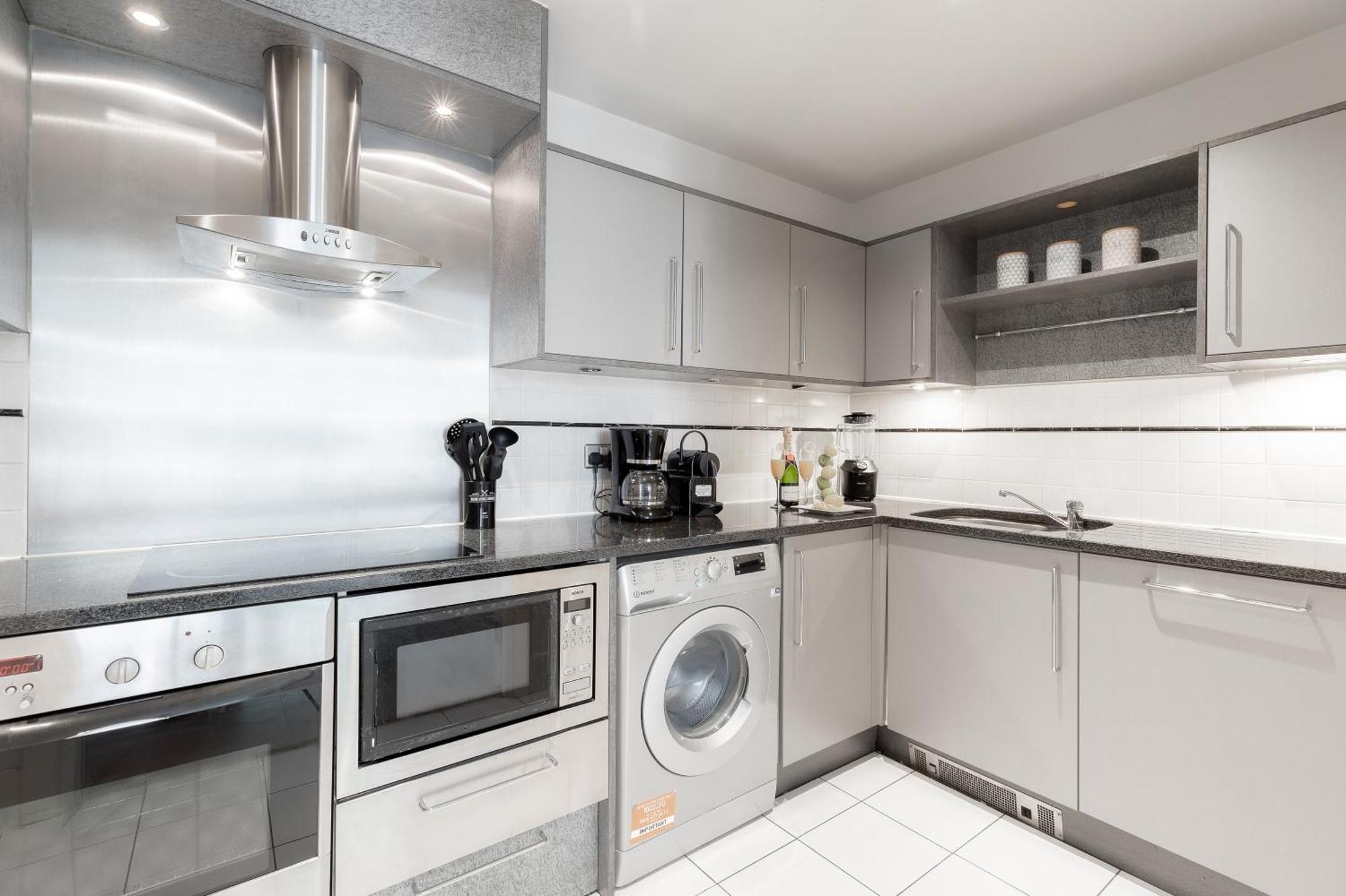 Thames View In Town! Large Luxxe Nomad Design Family Apartment *