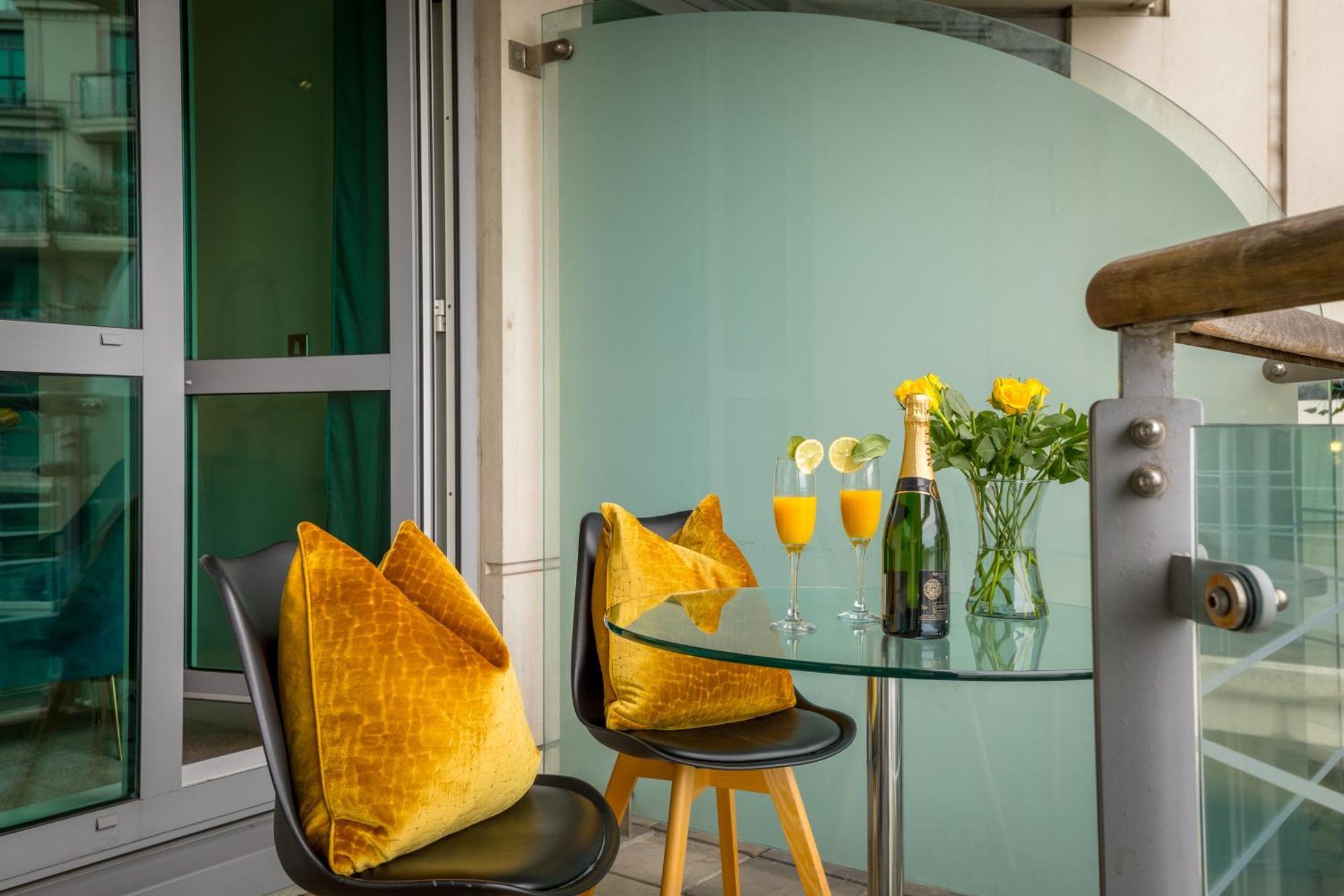 Apartment Thames View In Town! Large Luxxe Nomad Design Family *