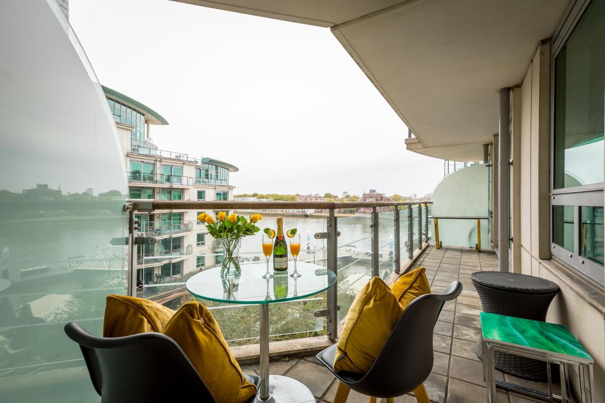 Thames View In Town! Large Luxxe Nomad Design Family *
